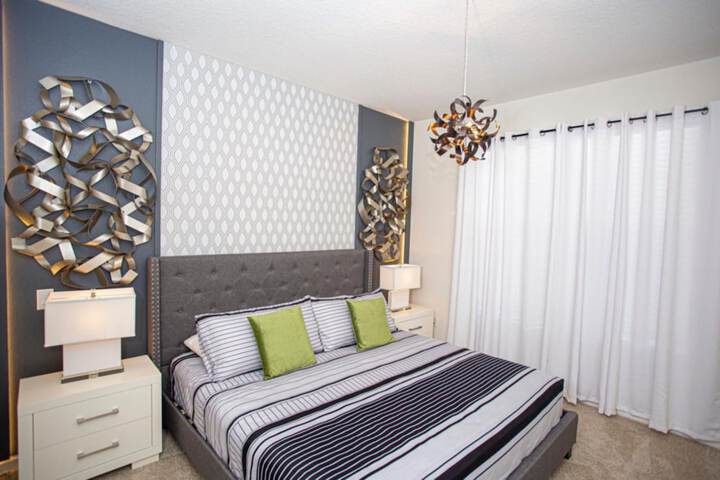 Room 5 of 79