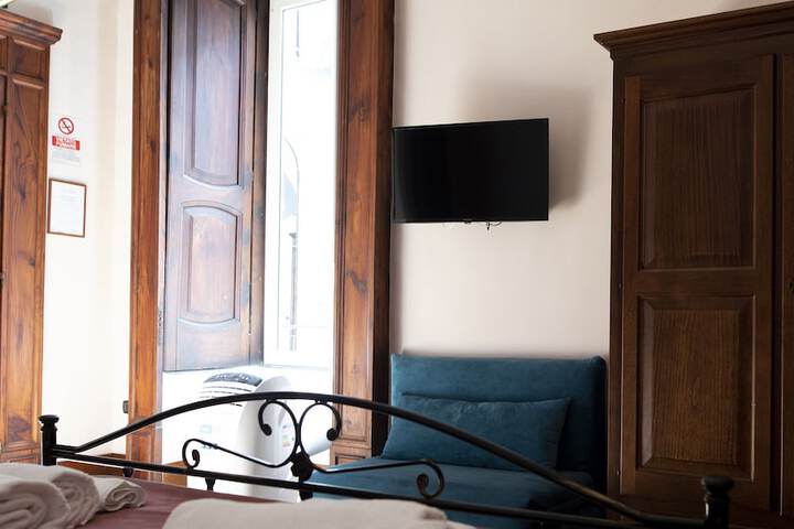 Room 28 of 159