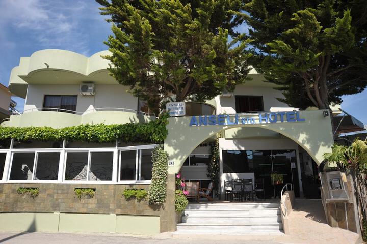 Hotel 43 of 43