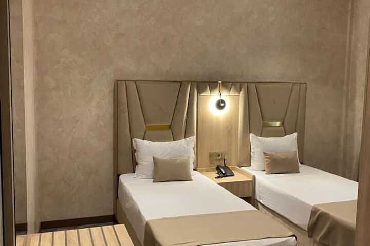 Room 6 of 23