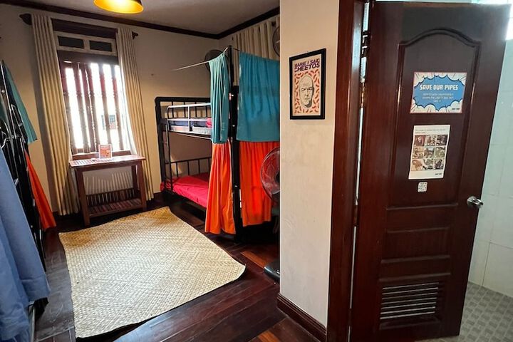 Room 13 of 30