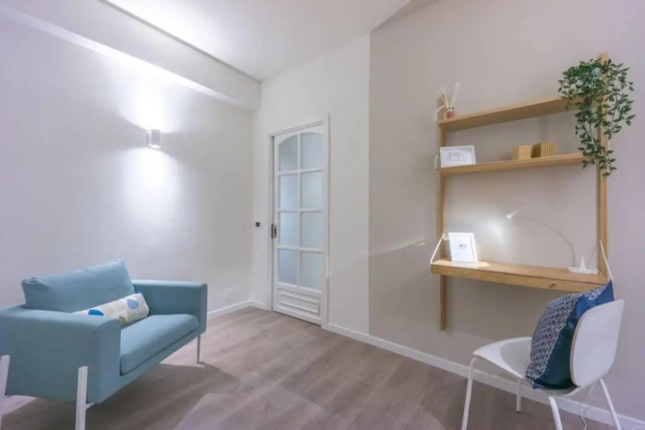 Room 5 of 6