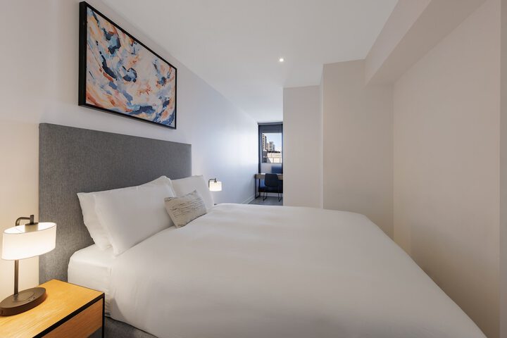 Room 2 of 33