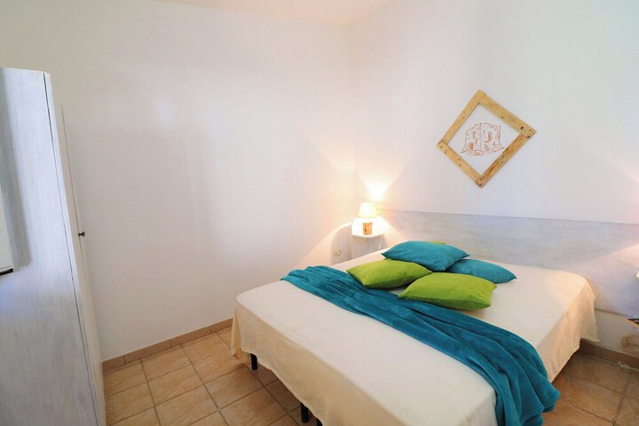 Room 3 of 39