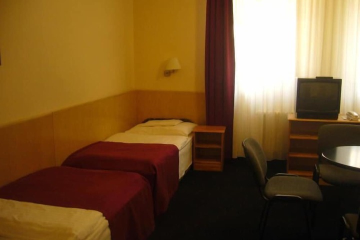Room 6 of 49