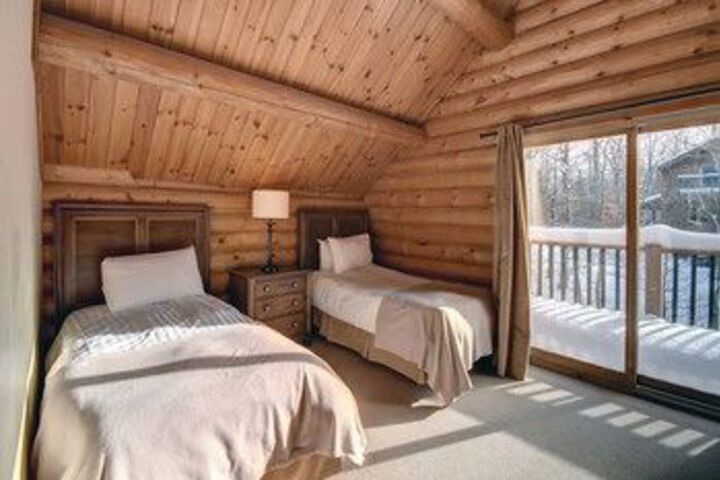 Room 8 of 28