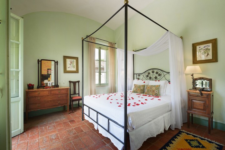 Room 13 of 225