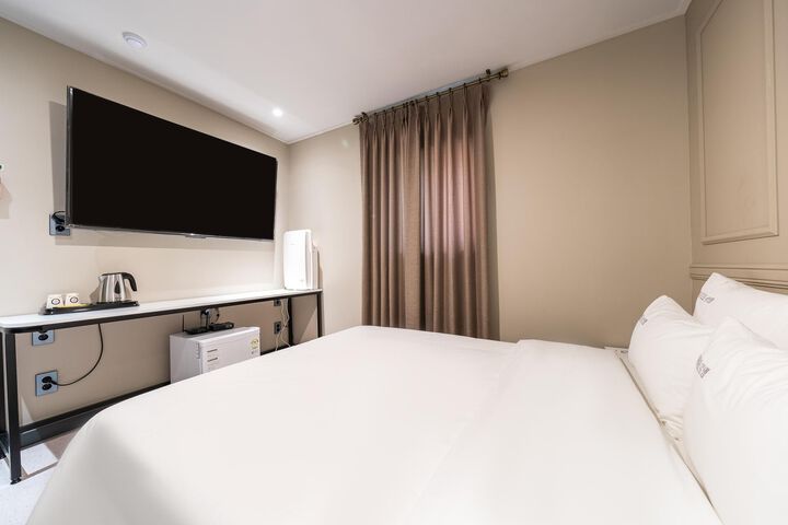 Room 123 of 142
