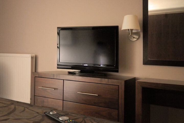 Room 6 of 42