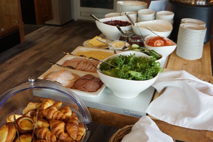 Dining 19 of 28