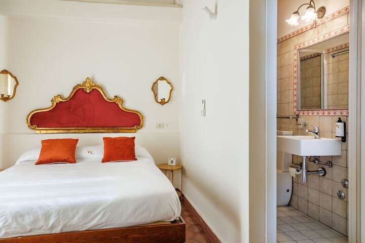 Room 20 of 53