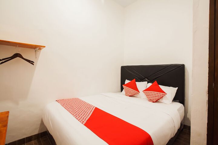 Room 18 of 23