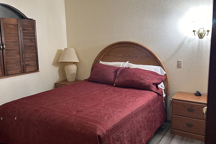 Room 19 of 83