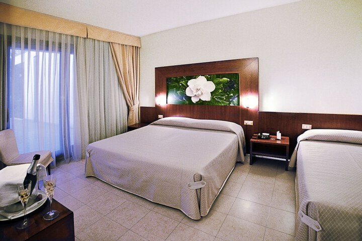 Room 6 of 23