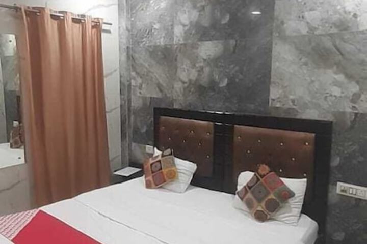Room 3 of 16