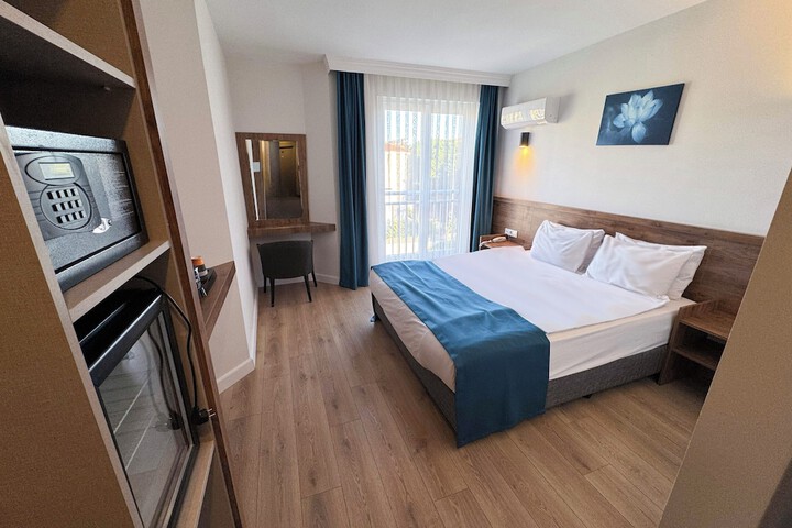 Room 14 of 30
