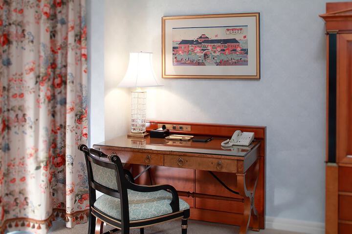 Room 16 of 175