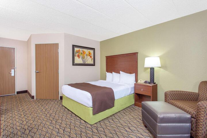 2 Queen Beds (1 of 5)