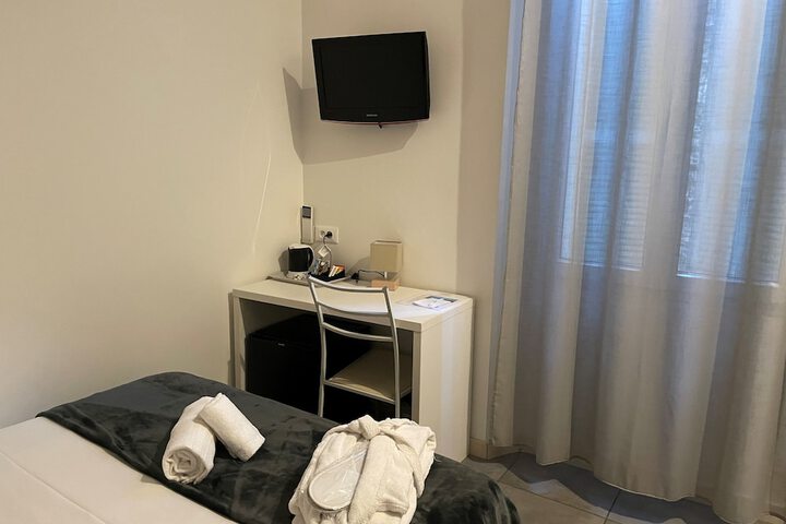 Room 32 of 82