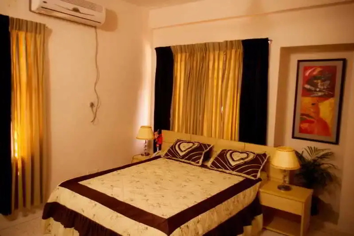 Room 3 of 12