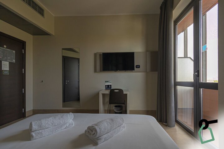 Room 11 of 20