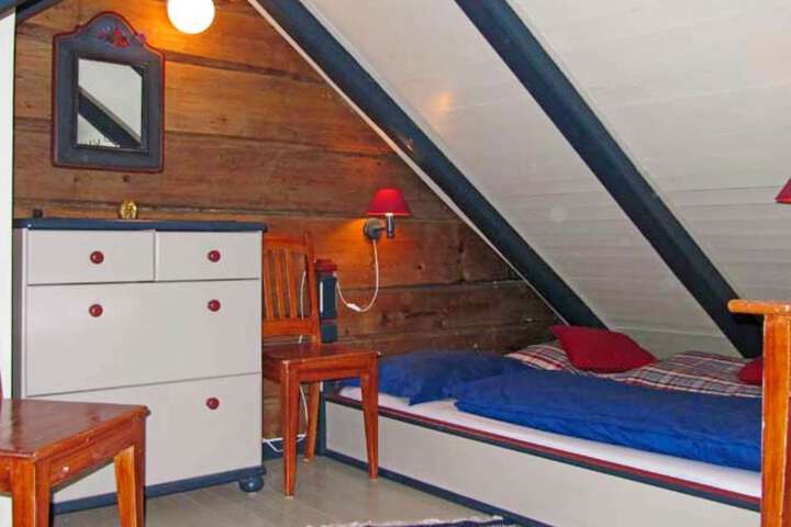 Room 2 of 28