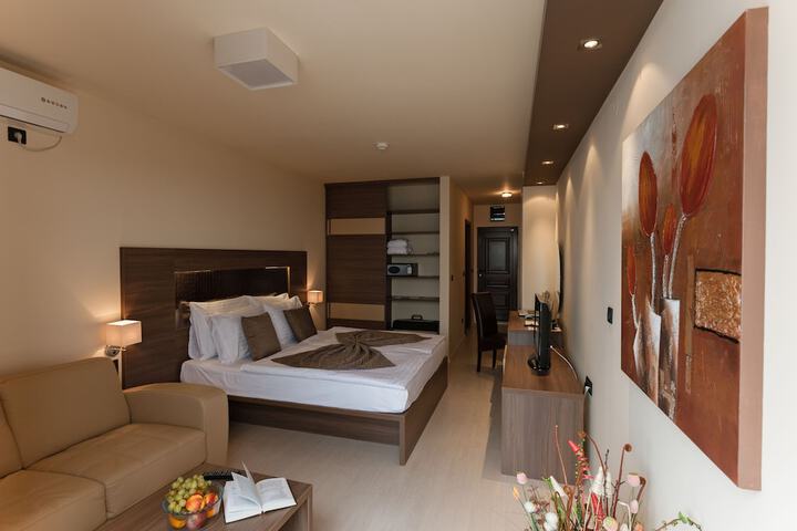 Room 78 of 211