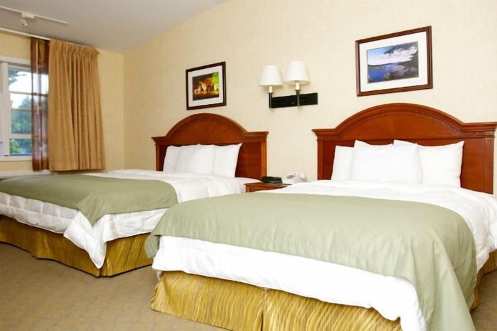 Room 10 of 61