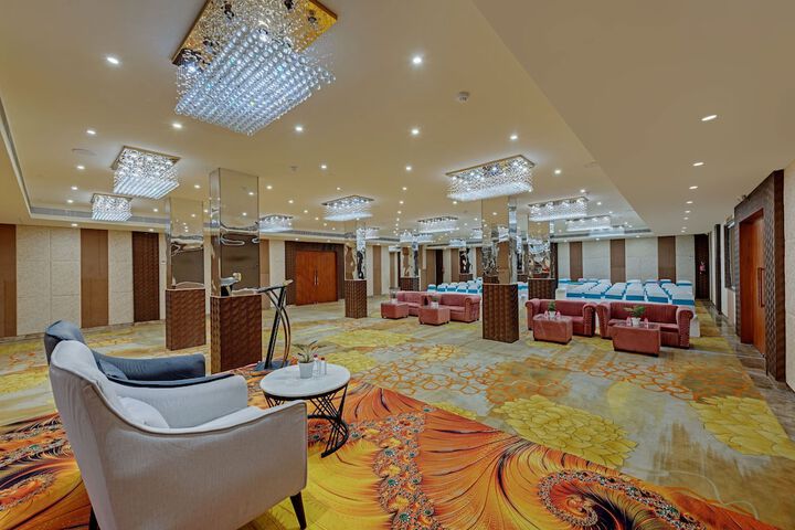 Ballroom/Hall 24 of 33