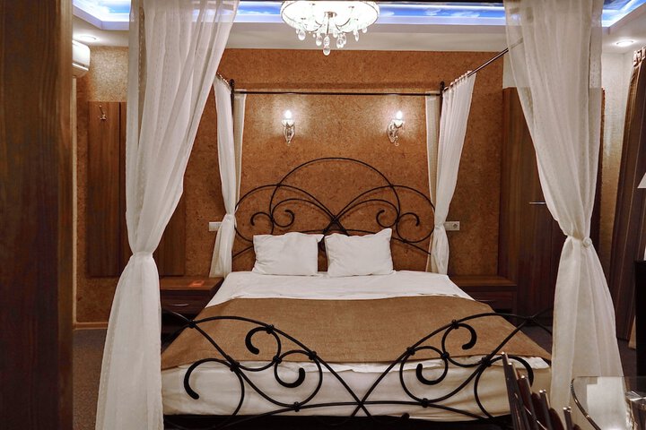 Room 21 of 53