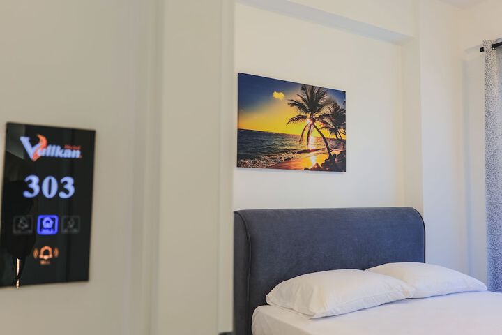 Room 7 of 62