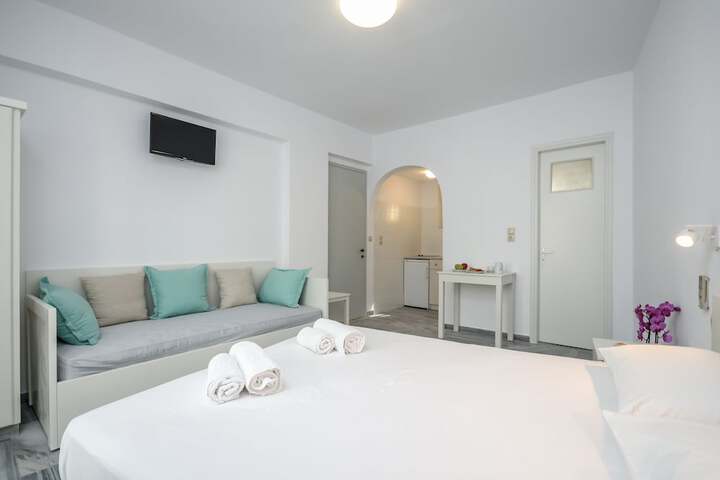 Room 7 of 107