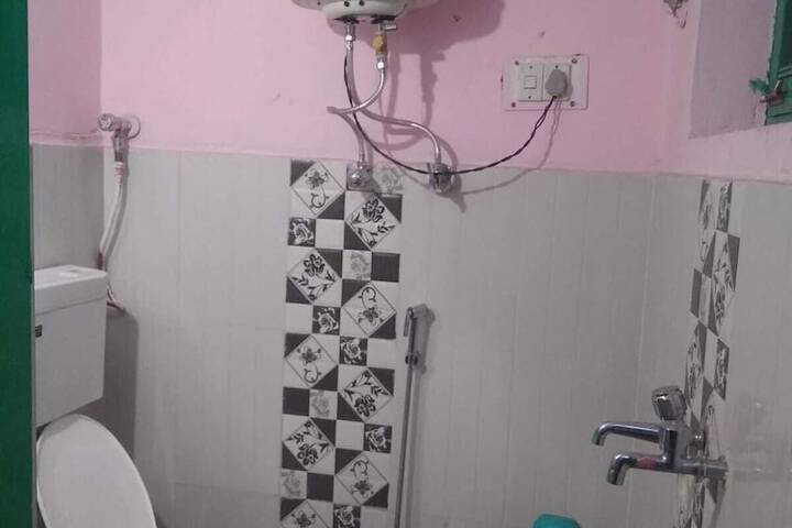 Room 20 of 28