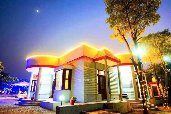 Super Luxury Farmhouse in Gurugram