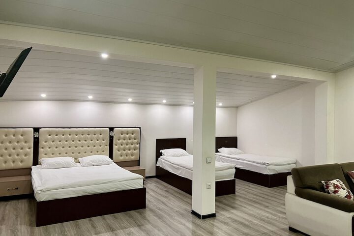 Room 33 of 113