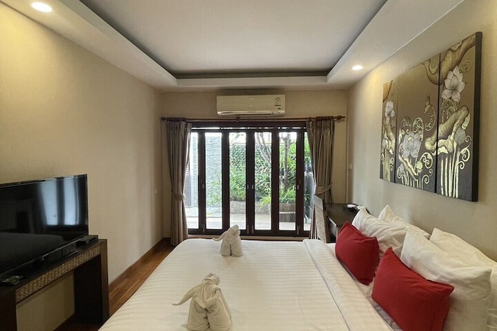 Room 25 of 102