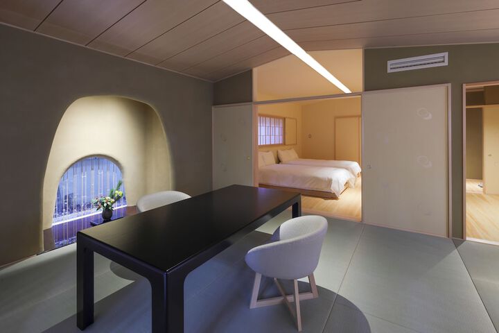 Room 18 of 80