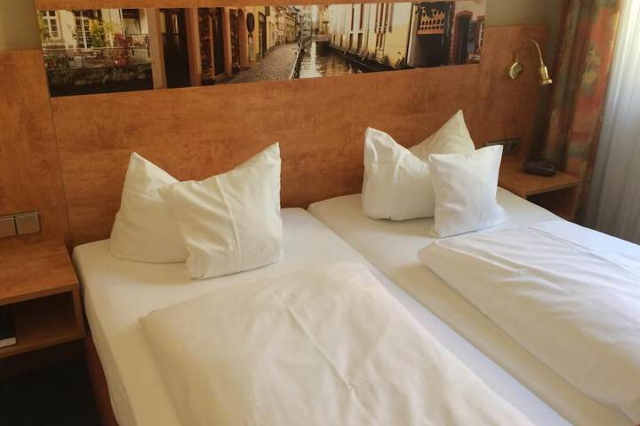 Room 15 of 61