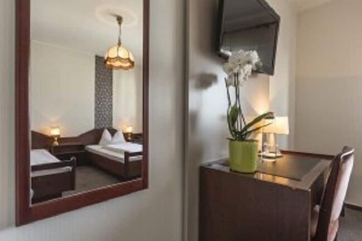 Room 2 of 23
