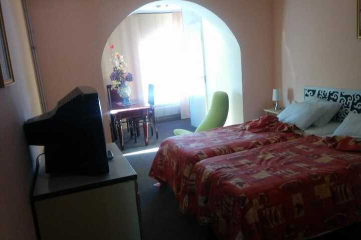 Room 12 of 62