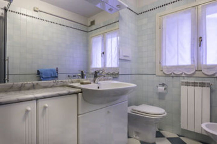 Room 16 of 260