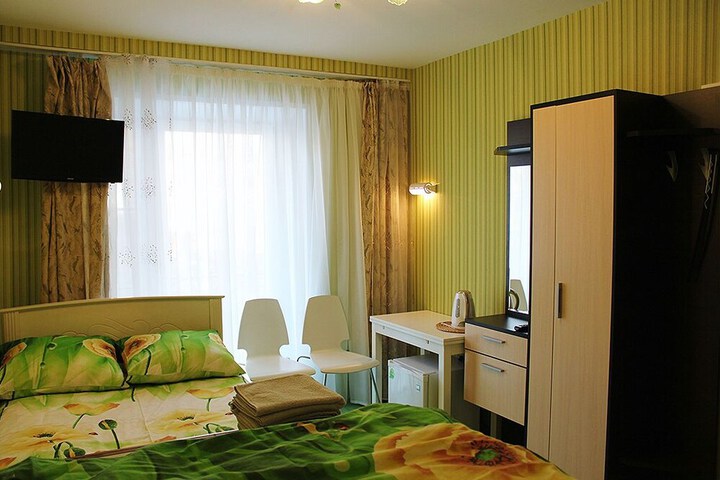 Room 27 of 97