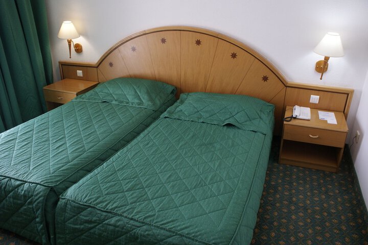 Room 7 of 61