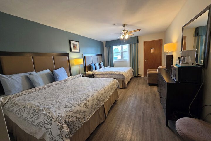 Room 33 of 64