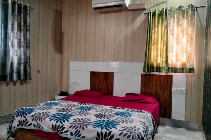 Room 3 of 9