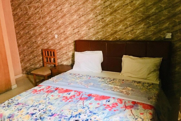 Room 19 of 37