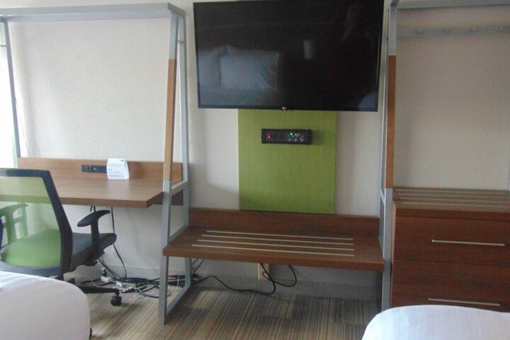 2 Queen Beds (26 of 36)