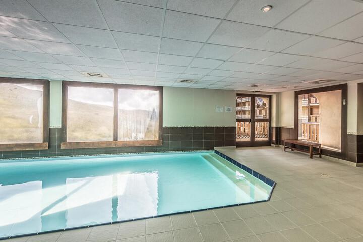 Pool 4 of 10