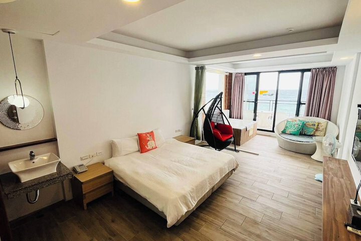 Room 18 of 40