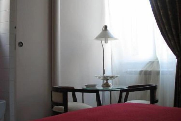 Room amenity